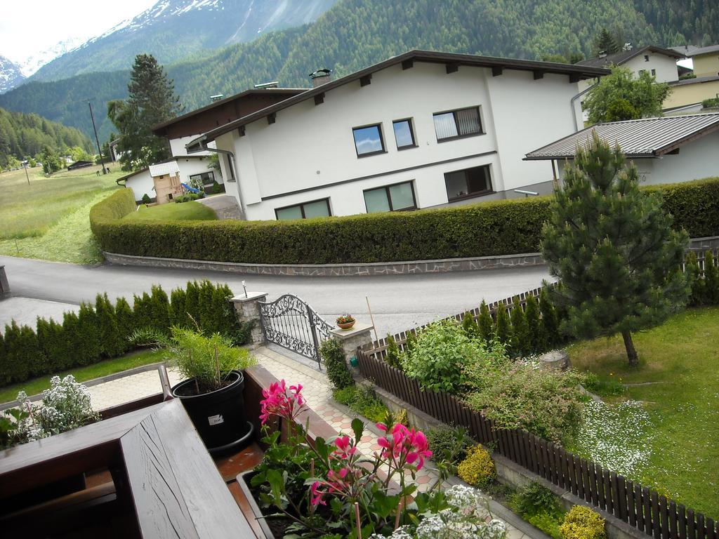 Haus Rosi Hotel Umhausen Buitenkant foto
