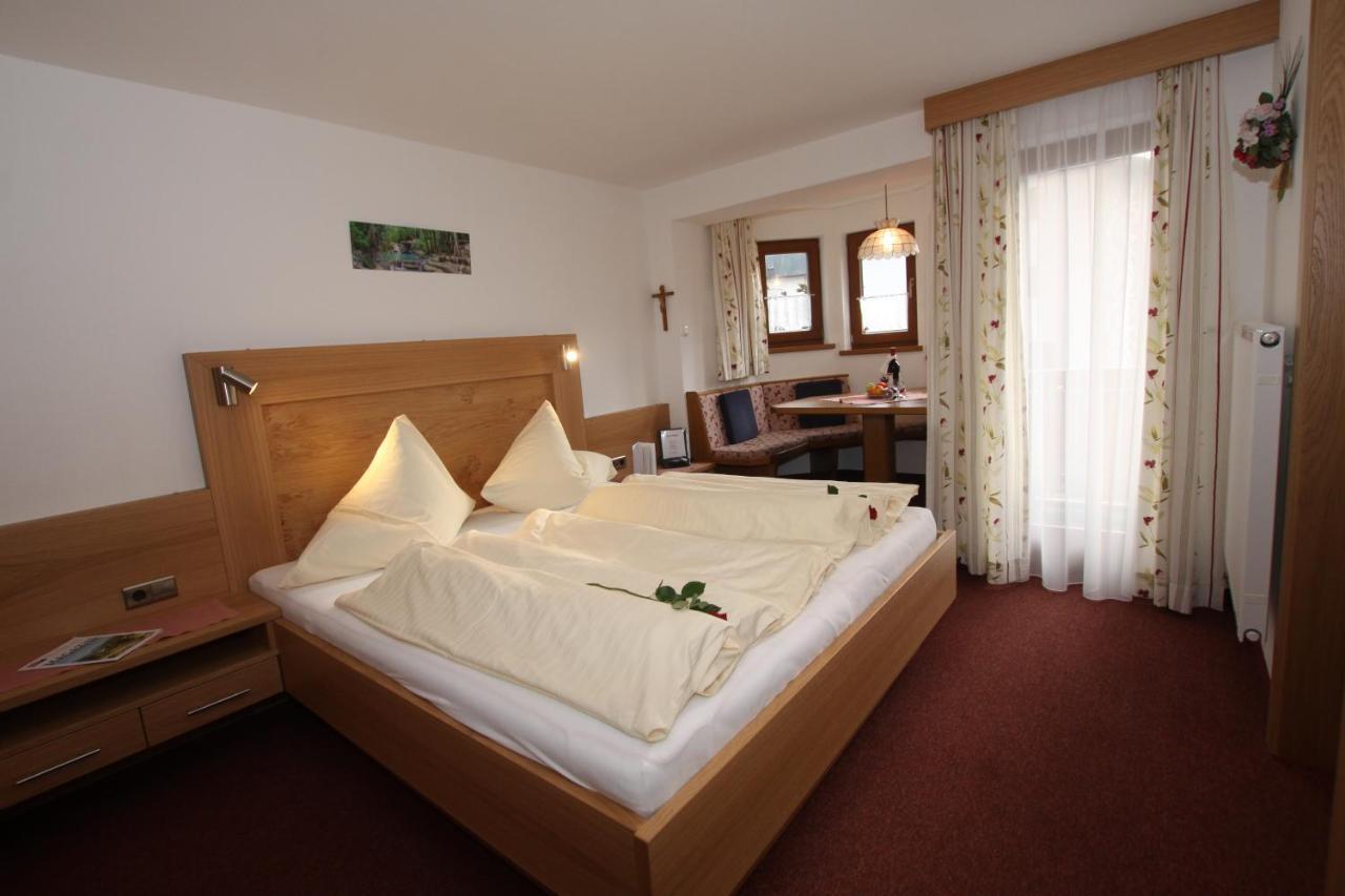 Haus Rosi Hotel Umhausen Buitenkant foto