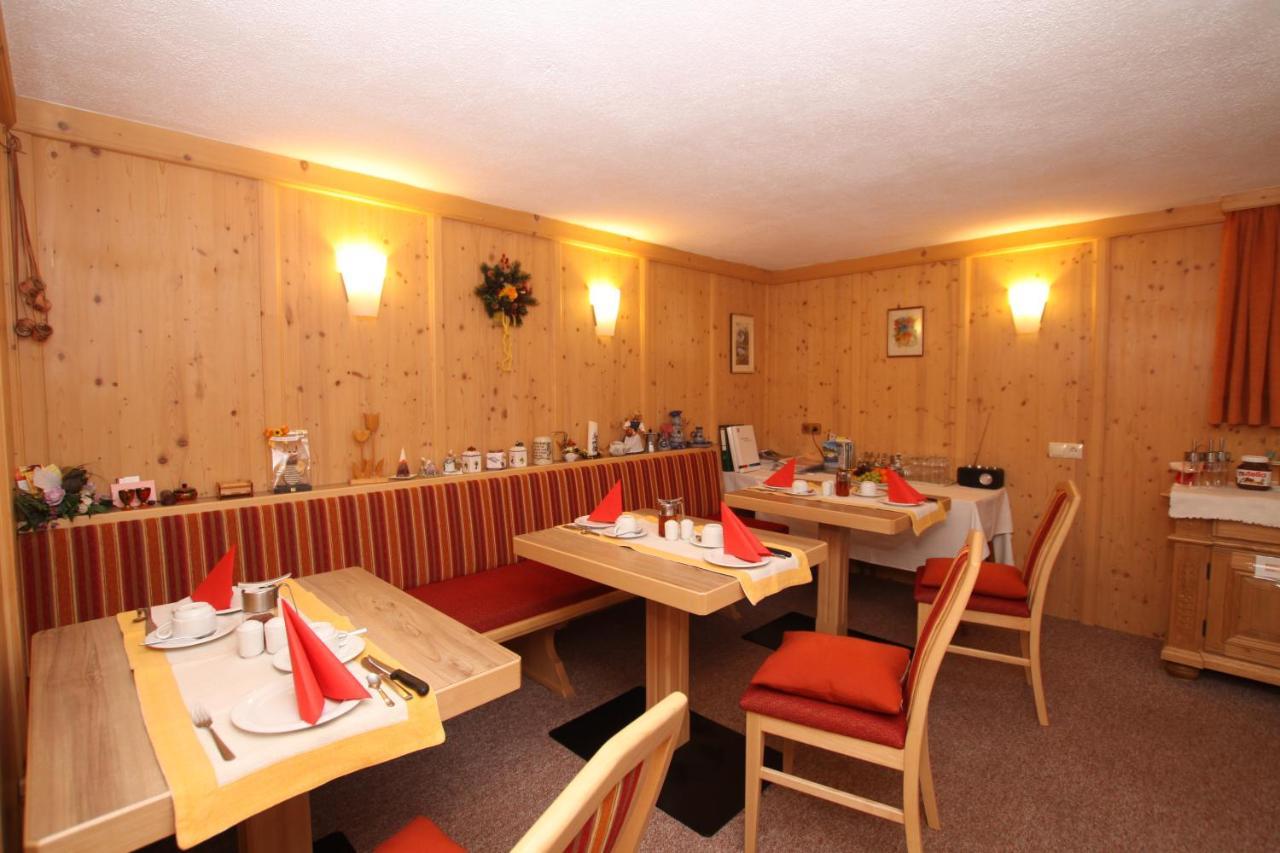 Haus Rosi Hotel Umhausen Buitenkant foto